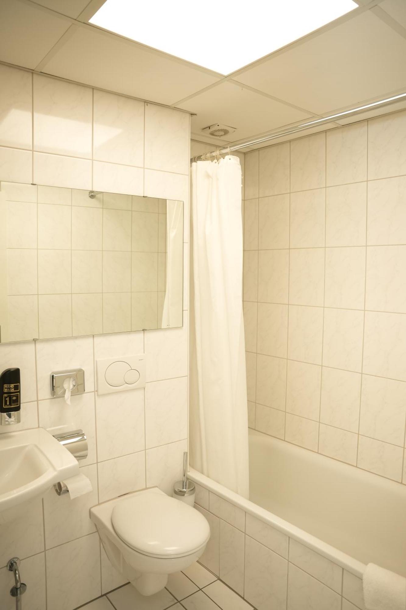 Weber Hotel Mannheim Ngoại thất bức ảnh